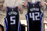 国王队24号新秀选择5号球衣！上一任5号是全明星球员福克斯