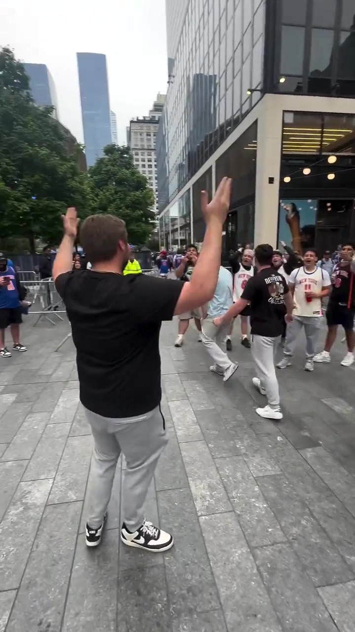 骑士球迷太勇了！跑去纽约街头 遭尼克斯球迷疯狂diss